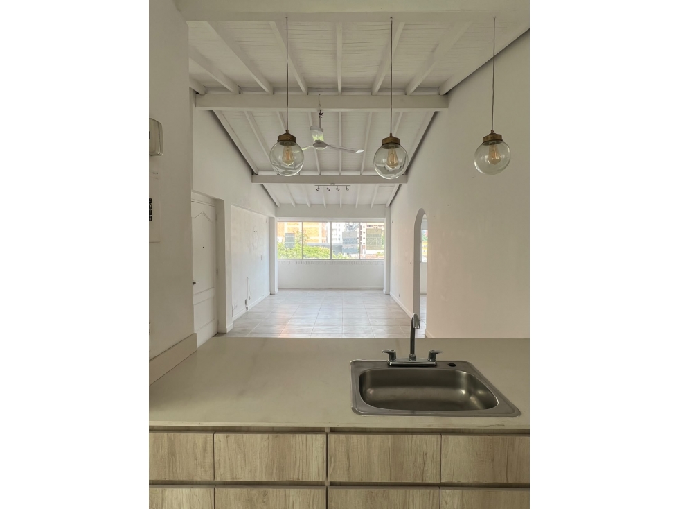 Se arrienda apartamento en laureles