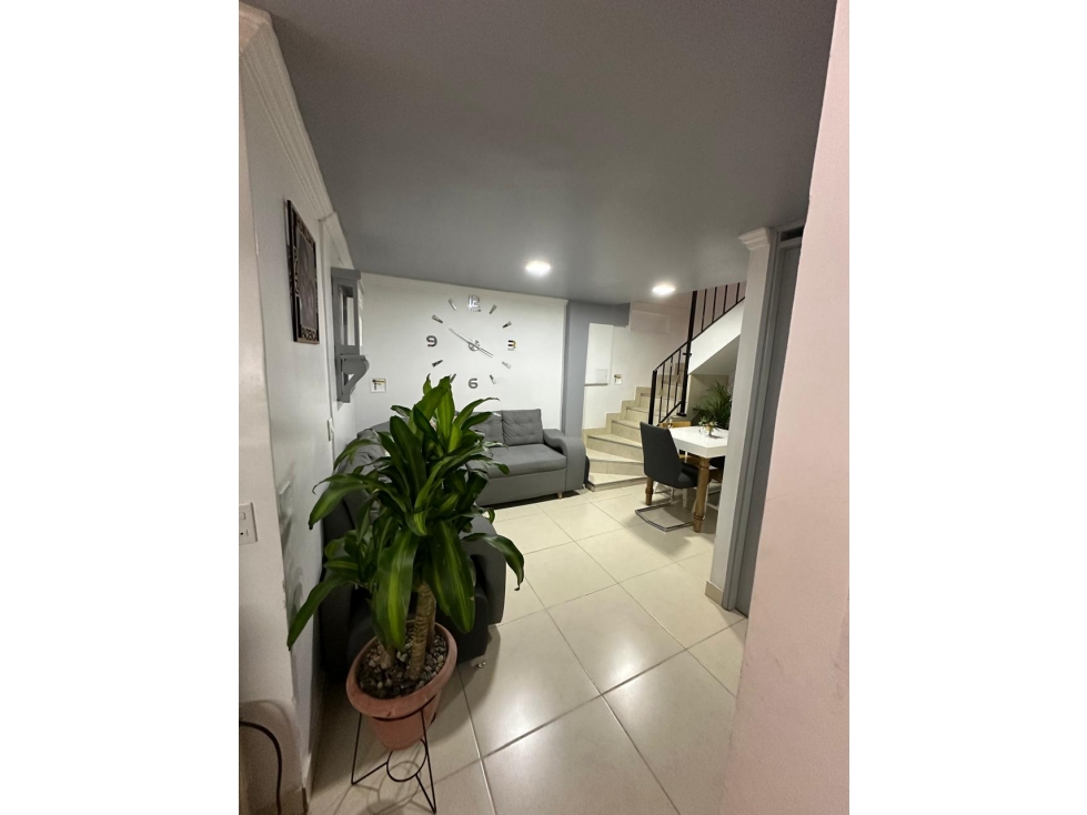 ¡SE VENDE HERMOSA CASA 3 NIVELES EN ROBLEDO-PAJARITO! — foto 2