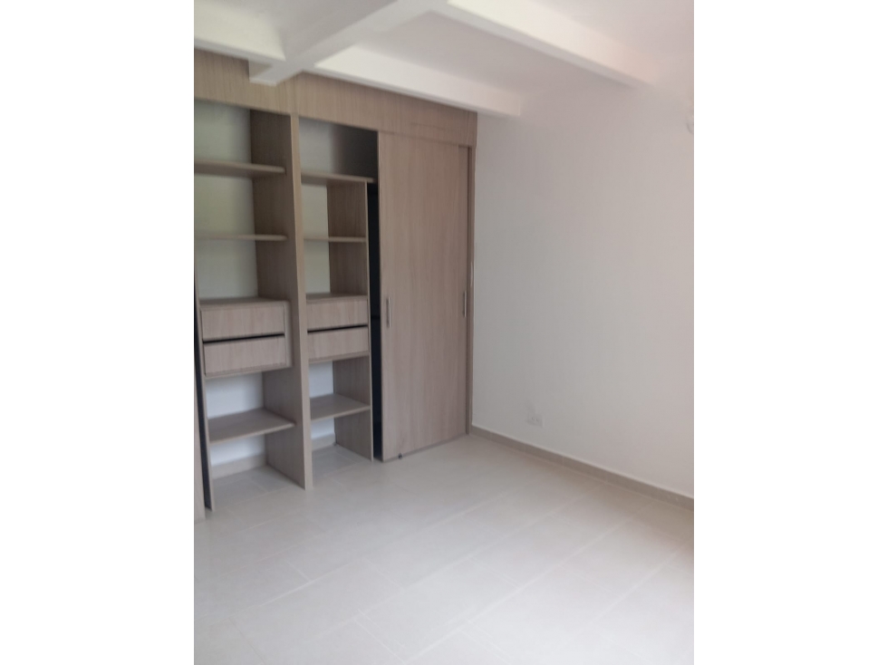 SE VENDE HERMOSO APARTAMENTO EN ROBLEDO PAJARITO — foto 6