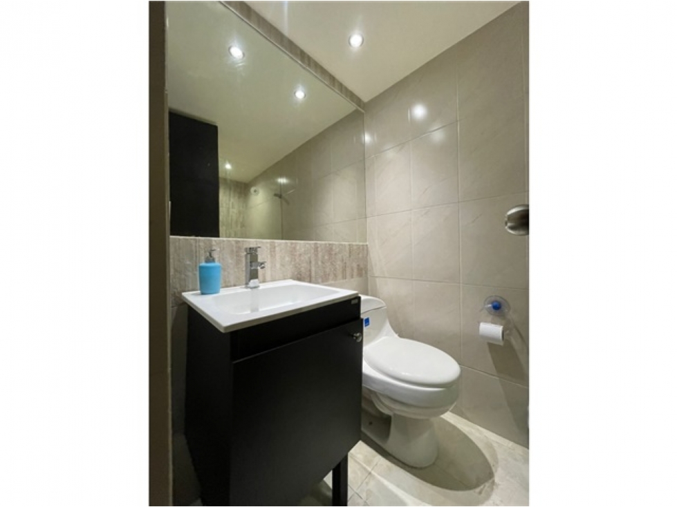 ¡SE VENDE AMPLIO APTO EN LAURELES! — foto 6