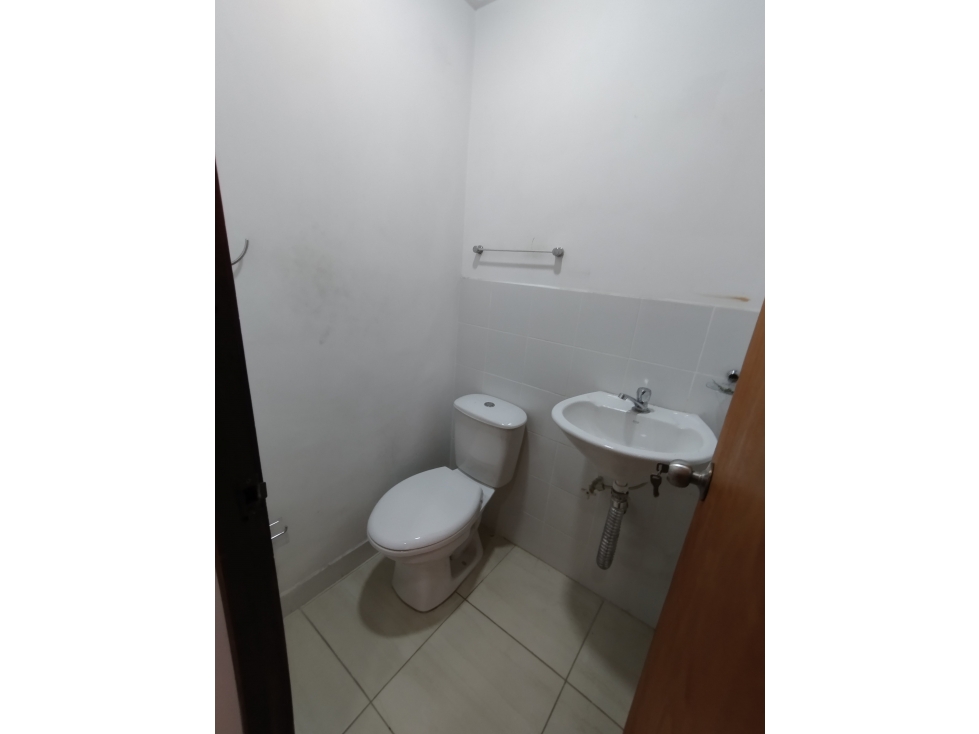SE VENDE O SE ARRIENDA HERMOSO LOCAL COMERCIAL EN BELEN — foto 4
