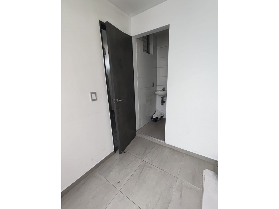 ARRIENDO HERMOSO APTO LAURELES LA CASTELLANA RECIEN REMODELADO — foto 2