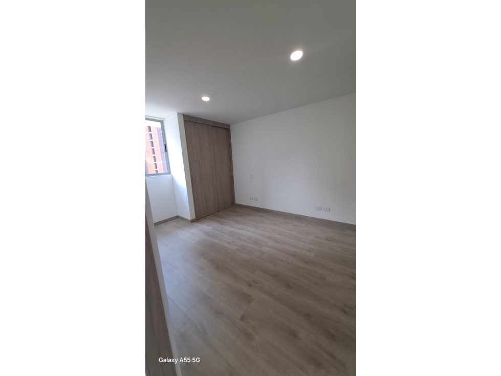 SE ARRIENDA HERMOSO APARTAMENTO NUEVO PARA ESTRENAR EN SABANETA — foto 4
