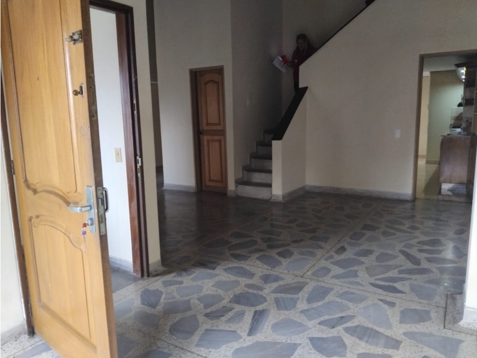ARRIENDO HERMOSO APTO EN LA CASTELLANA — foto 4