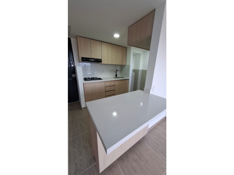 ARRIENDO ESPECTACULAR APARTAMENTO EN ITAGUI CENTRAL — foto 4