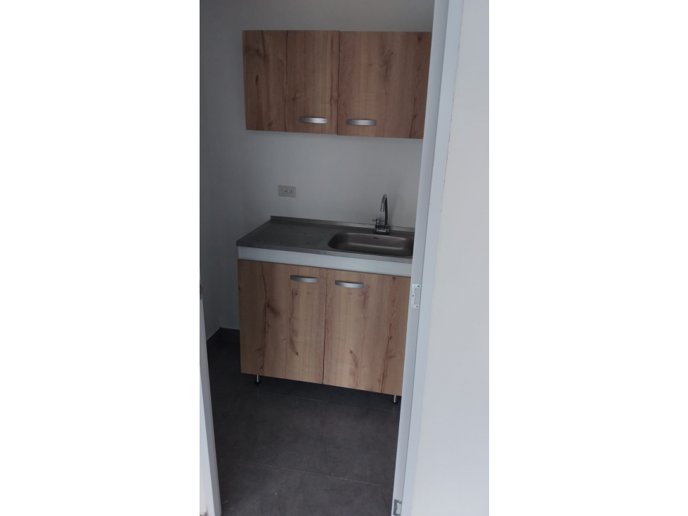 SE VENDE ESPECTACULAR OFICINA EN LA AGUACATALA — foto 5