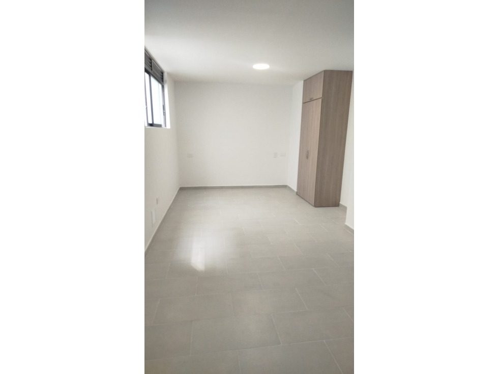 SE ARRIENDA HERMOSO APARTAMENTO CERCA LA 80 PARA ESTRENAR — foto 4