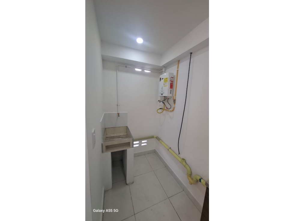 APARTAESTUDIO EN ARRIENDO PRADO CENTRO, MEDELLÍN — foto 5