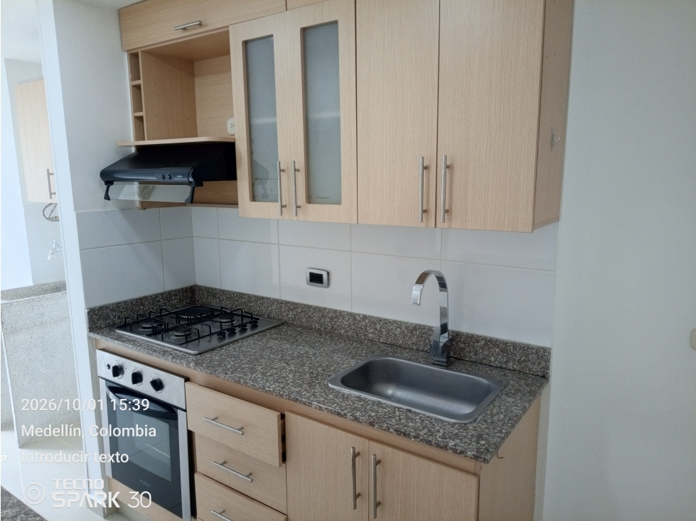 Se arrienda apartamento en loma del indio — foto 4