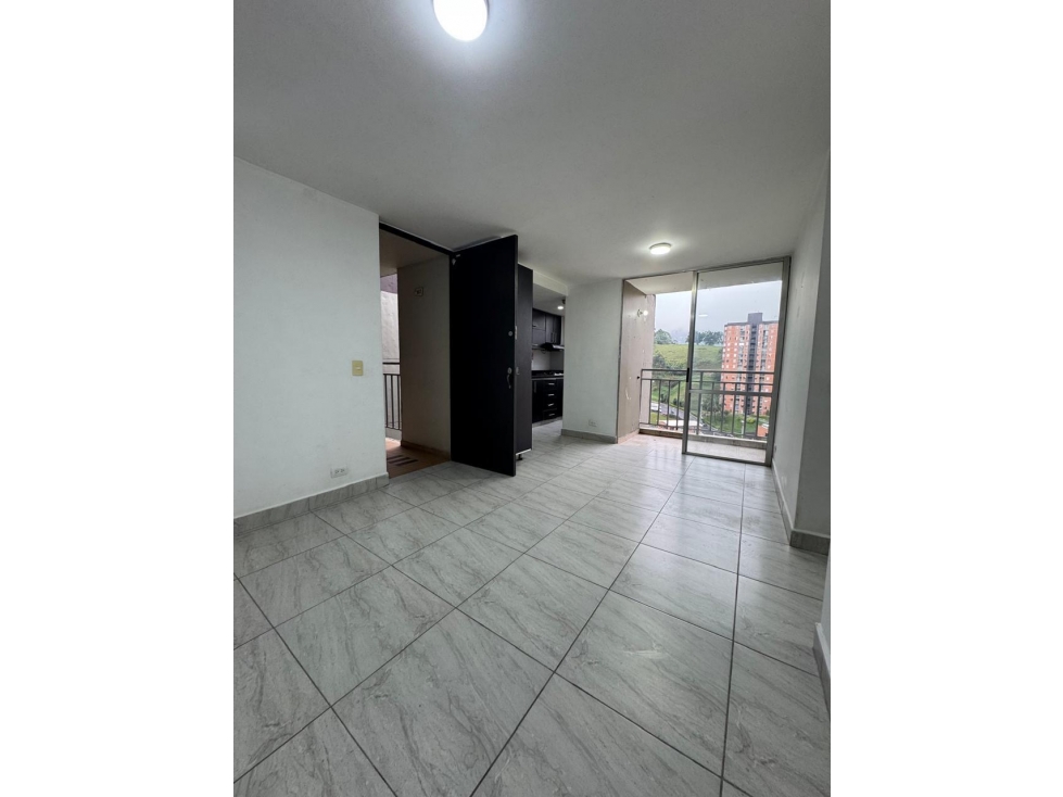 SE VENDE HERMOSO APARTAMENTO EN ENVIGADO SECTOR LA MINA — foto 2