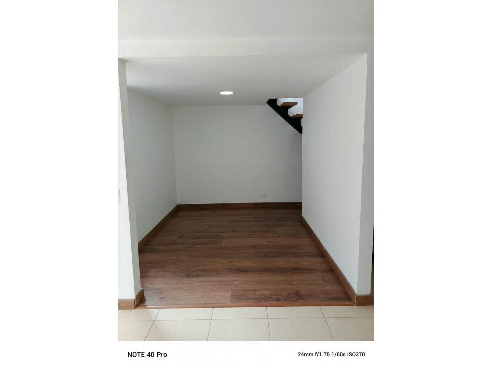 VENDO ESPECTACULAR CASA BIFAMILIAR EN ROBLEDO CASAS DE SAN MARTIN — foto 5