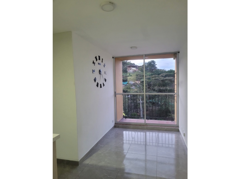 SE ARRIENDA AMPLIO APTO EN LA ESTRELLA INMACULADA — foto 5