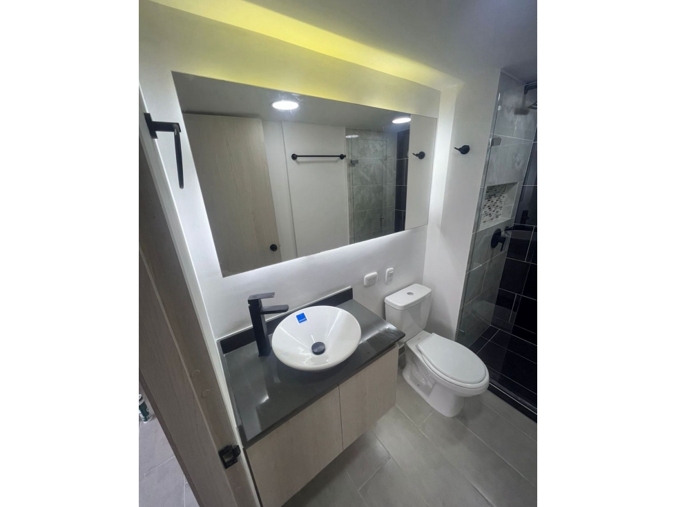 VENDO HERMOSO APARTAMENTO RECIÉN REMODELADO EN SAN ANTONIO DE PRADO — foto 4