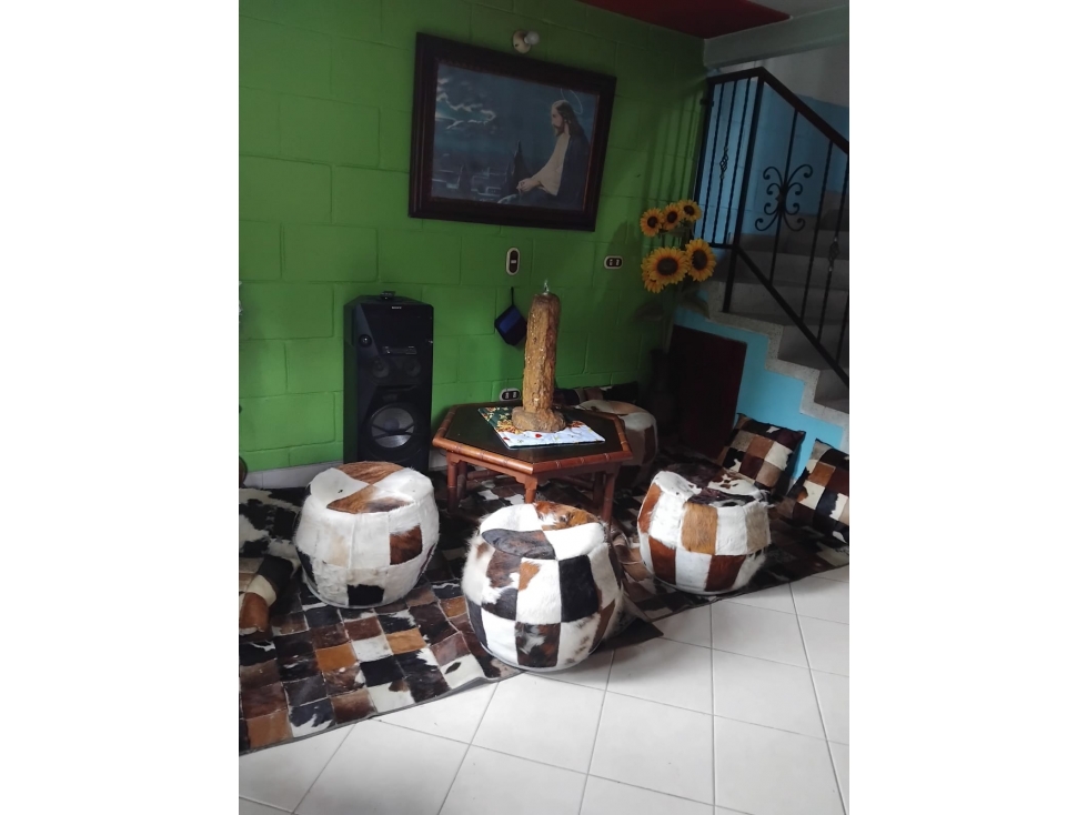 SE VENDE HERMOSA CASA DUPLEX EN ROBLEDO PAJARITO — foto 2