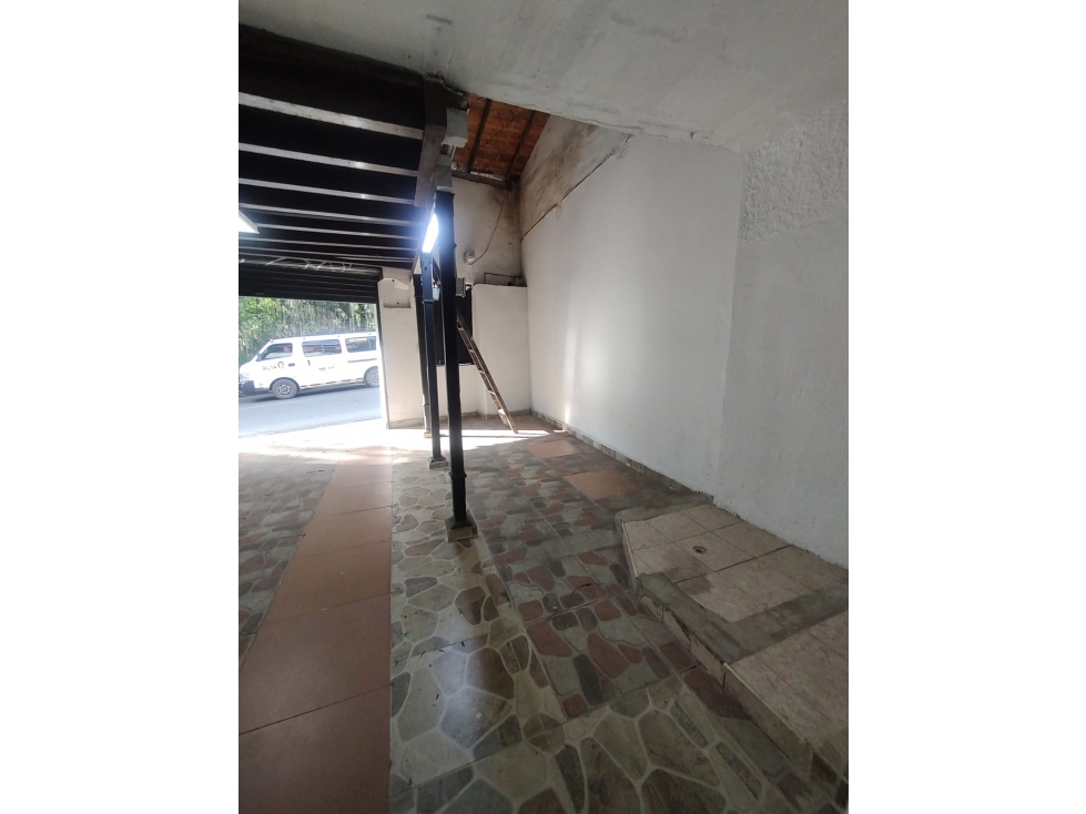 ARRIENDO ESPECTACULAR LOCAL EN ITAGUI — foto 5