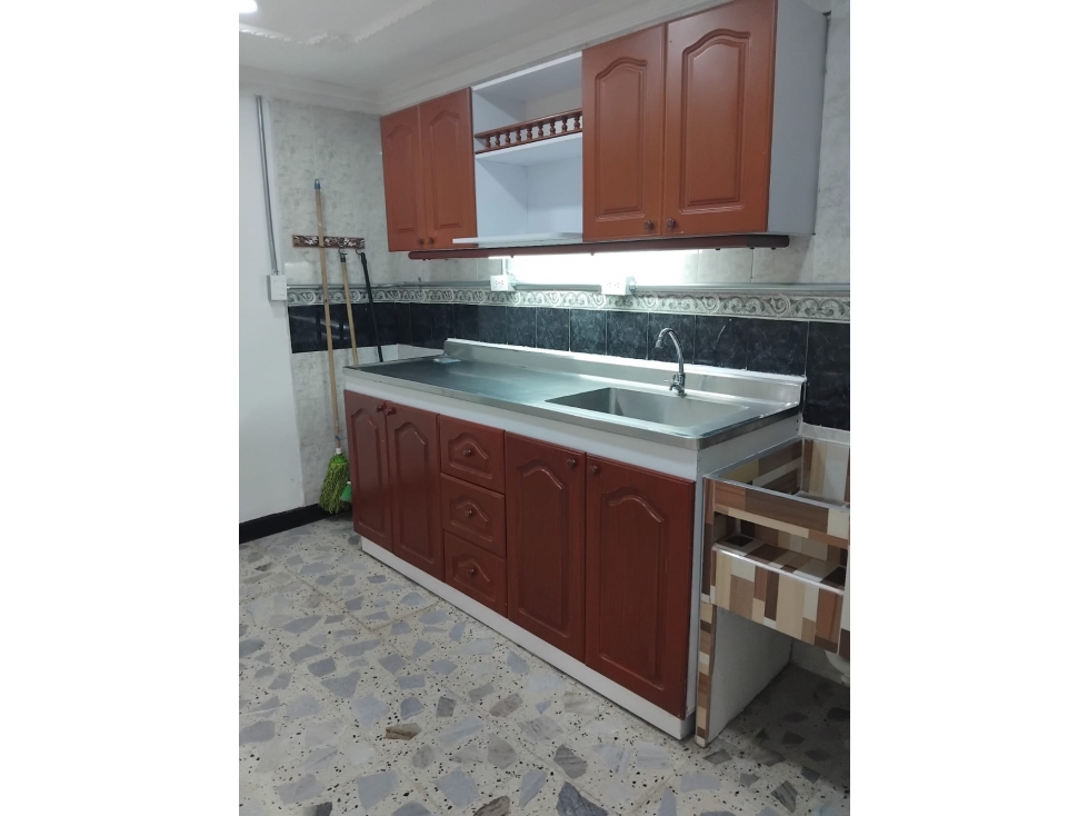 ARRIENDO ESPECTACULAR LOCAL EN LAURELES — foto 6