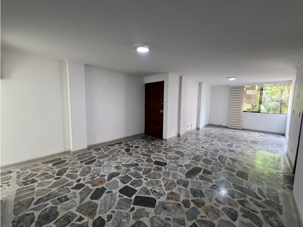 SE VENDE HERMOSO APARTAMENTO EN LAURELES