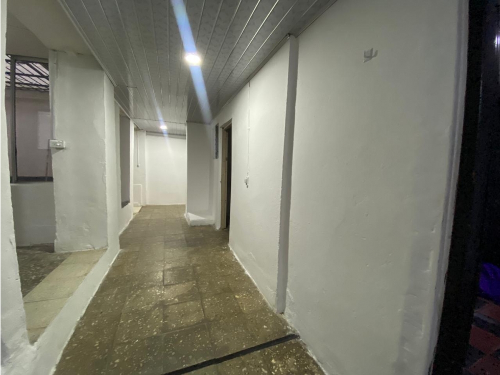 ARRIENDO APTO GRANDE EN ROBLEDO PARQUE PARA VIVIENDA O BODEGA — foto 6