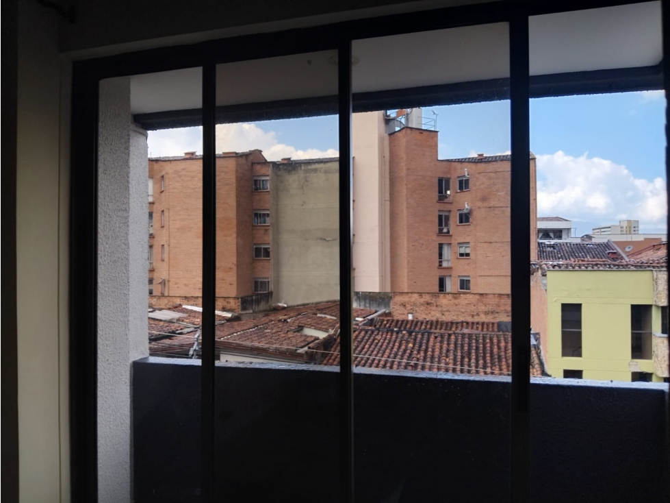 ARRIENDO HERMOSO APTO EN LA CASTELLANA — foto 5