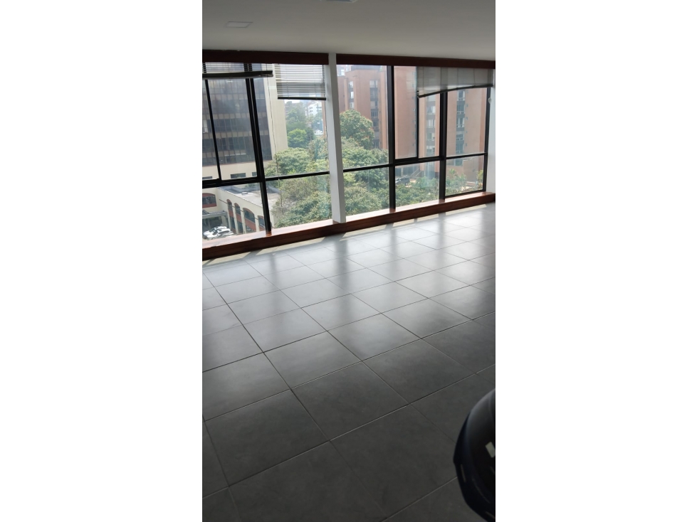 SE VENDE ESPECTACULAR OFICINA EN LA AGUACATALA — foto 5