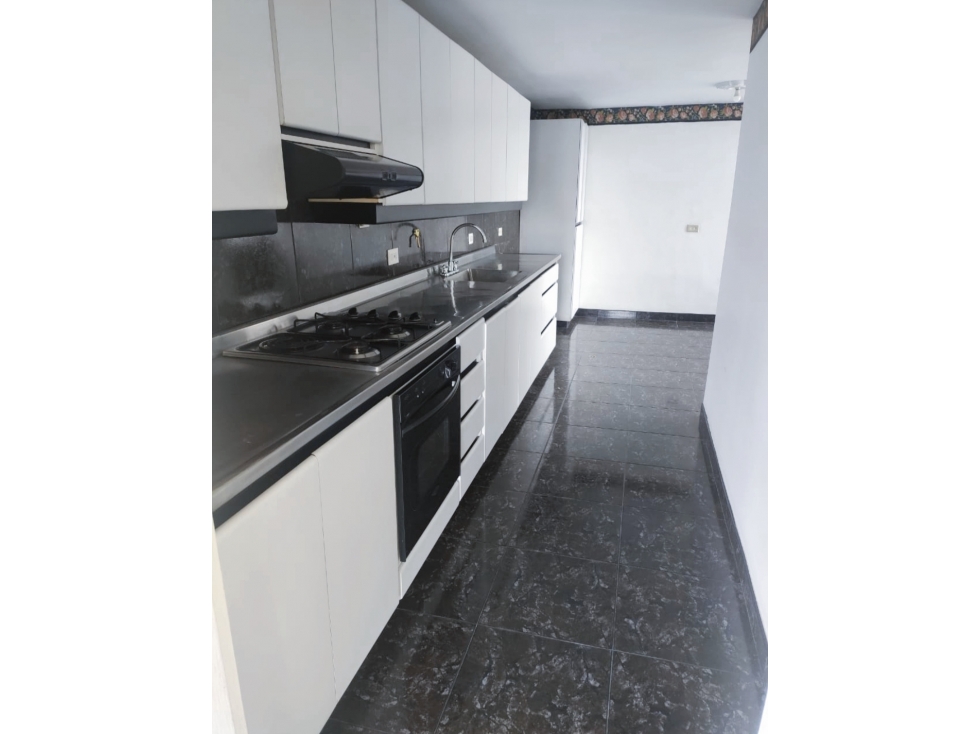 SE ARRIENDA HERMOSO APARTAMENTO EN LAURELES
