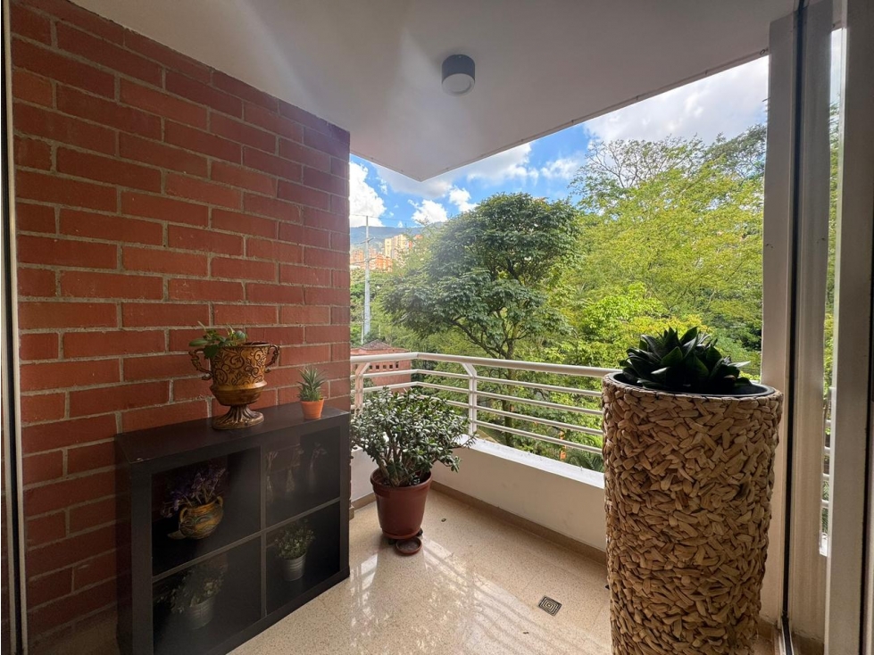 VENDO HERMOSO APARTAMENTO EN EL POBLADO