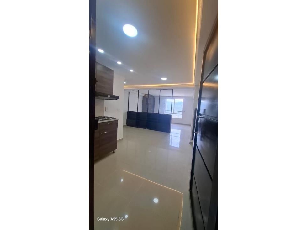 SE ARRIENDA HERMOSO APARTAESTUDIO EN PRADO CENTRO
