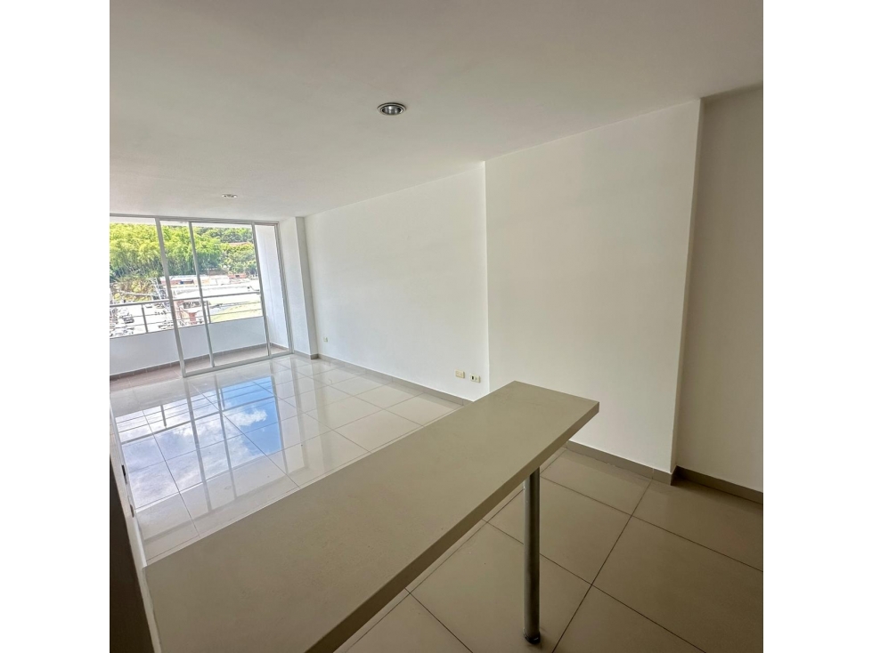 SE ARRIENDA ESPECTACULAR APARTAMENTO EN TORRE ALCAZERES — foto 3