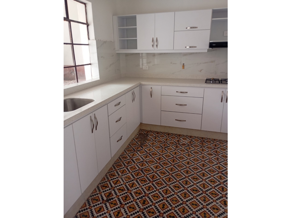Se arrienda hermosa casa en la america la 92