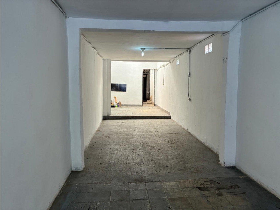 BODEGA / LOCAL SEMIINDUSTRIAL EN ARRIENDO BUENOS AIRES - 2