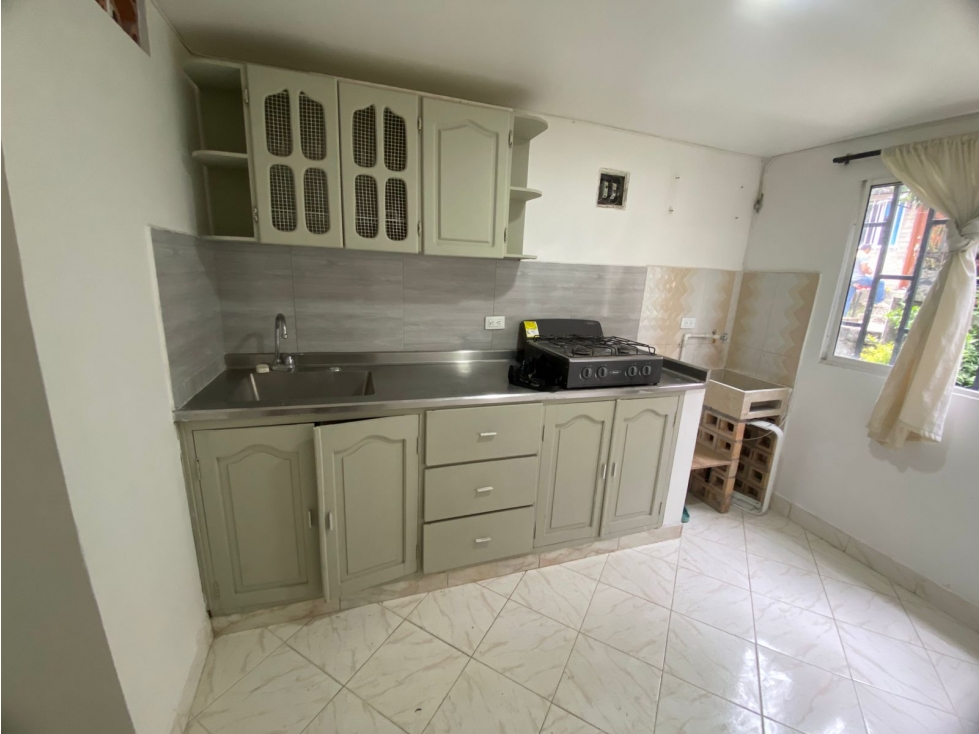 ARRIENDO HERMOSO APTO PEQUEÑO UNIDAD ABIERTA SAN ANTONIO DE PRADO