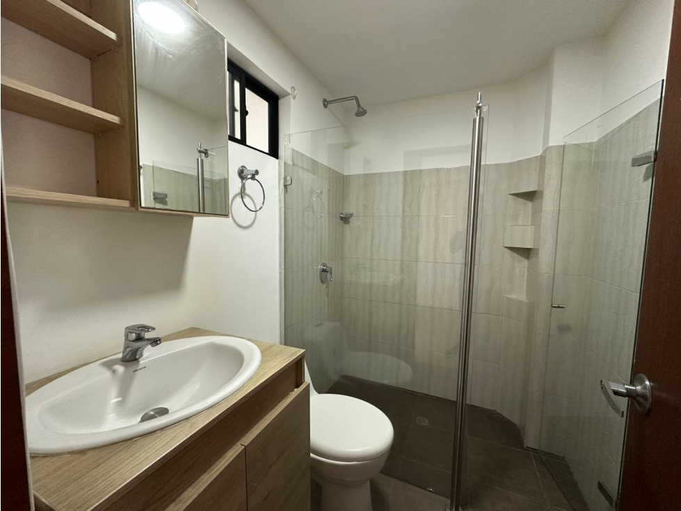 SE VENDE HERMOSA CASA EN ITAGUI LUGAR MAS COMERCIAL — foto 6