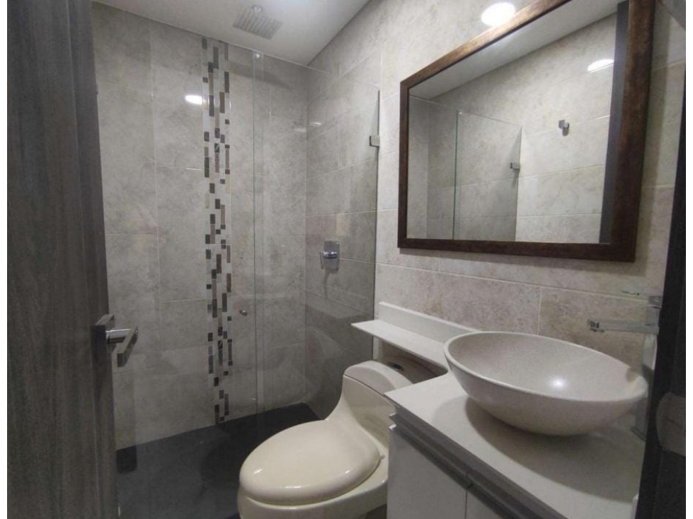 ARRIENDO HERMOSO APTO EN LAURESLES — foto 6