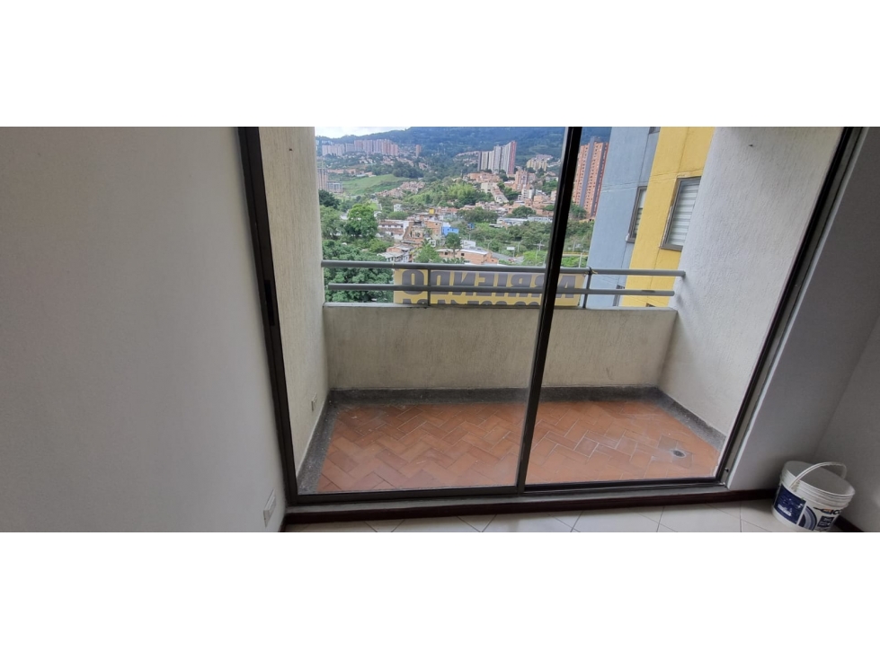 Se arrienda hermoso apartamento en Los Colores — foto 2