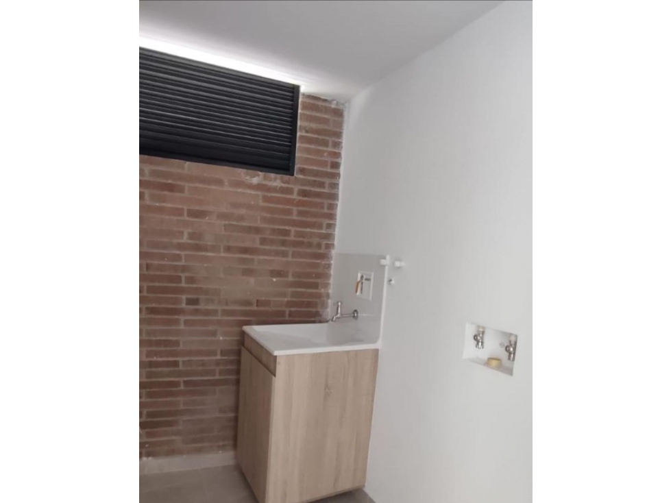SE VENDE HERMOSA APARTAMENTO EN ENVIGADO CENTRAL — foto 6