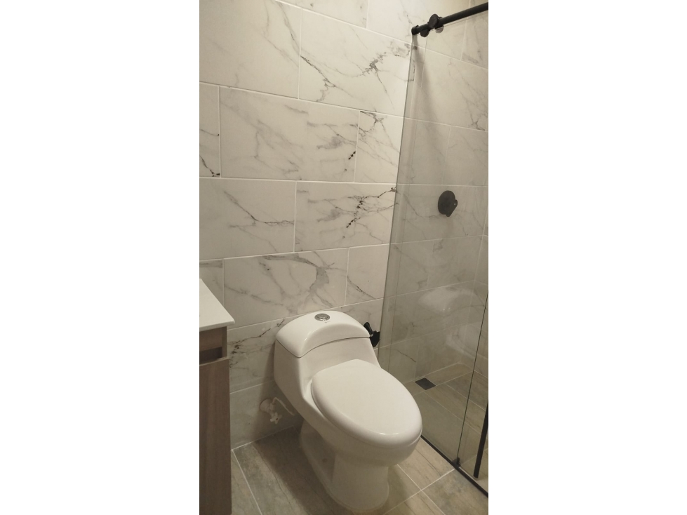 SE ARRIENDA HERMOSO APARTAMENTO CERCA LA 80 PARA ESTRENAR — foto 6