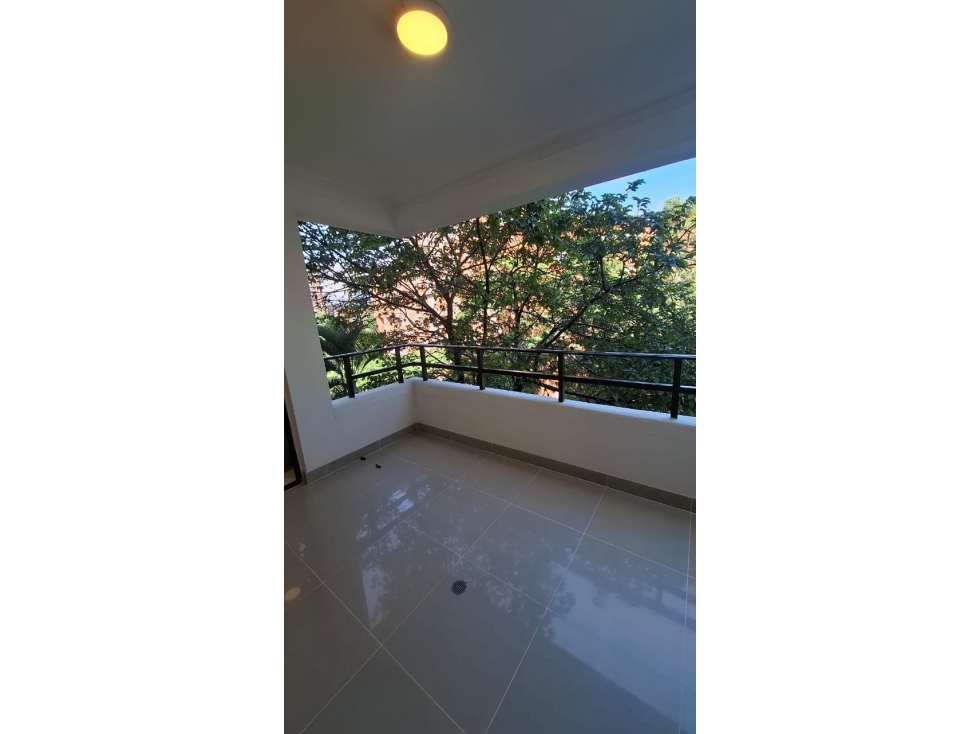 SE ARRIENDA ESPECTACULAR APARTAMENTO EN EL POBLADO