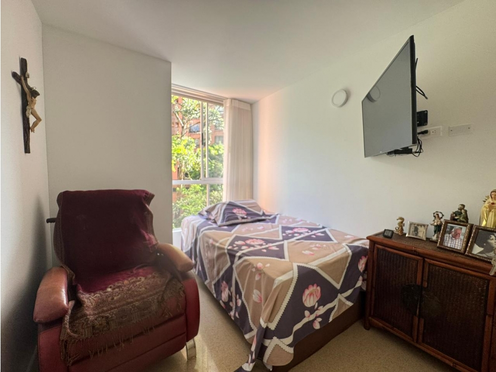 VENDO HERMOSO APARTAMENTO EN EL POBLADO — foto 6