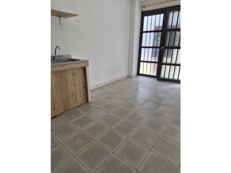 APARTAESTUDIO EN ARRIENDO CAMPO VALDÉS — foto 6