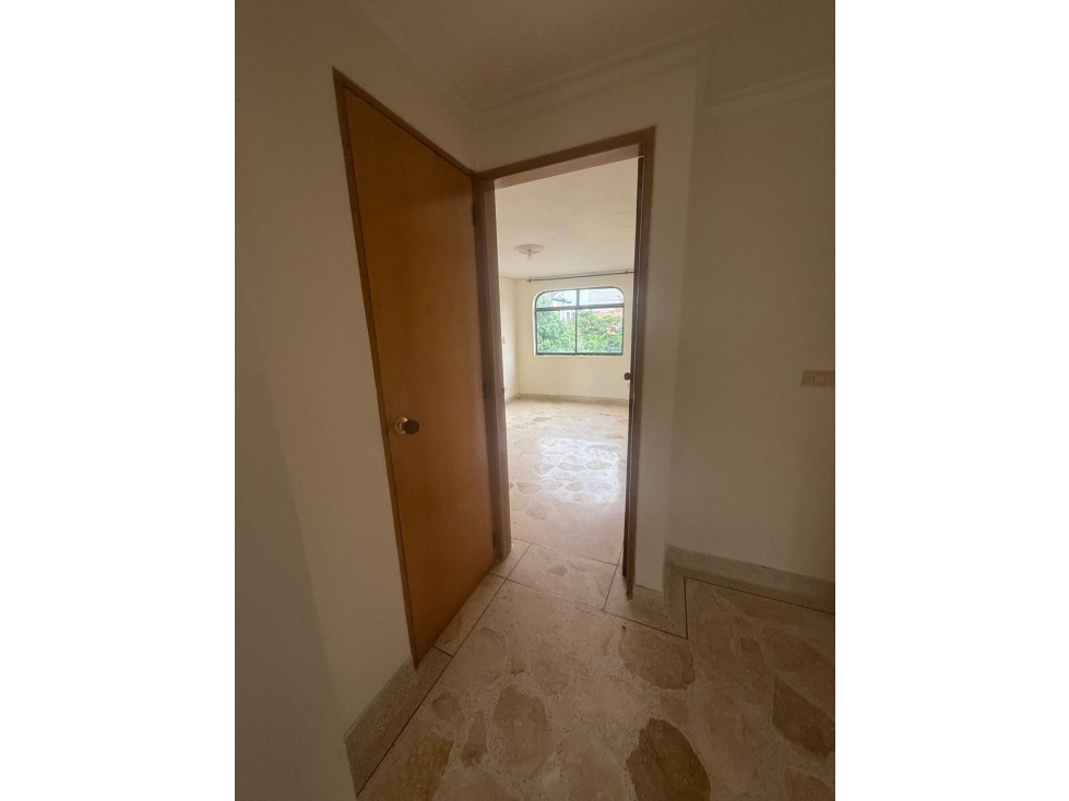 SE ARRIENDA HERMOSO APTO EN LAURELES SIMON BOLIVAR — foto 5