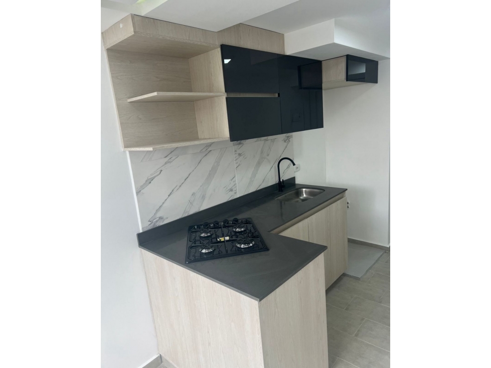 VENDO HERMOSO APARTAMENTO RECIÉN REMODELADO EN SAN ANTONIO DE PRADO — foto 2