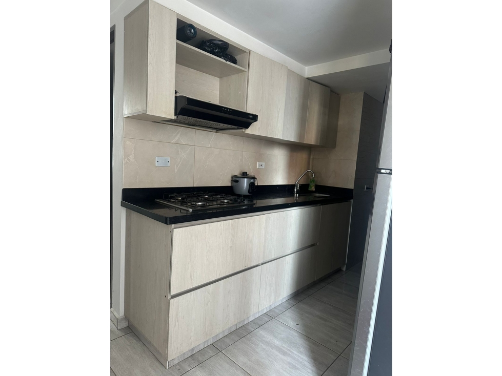 SE ARRIENDA BELLO APARTAMENTO EN ROBLEDO — foto 2