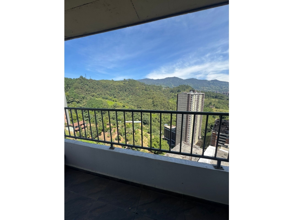 SE VENDE HERMOSO APARTAMENTO EN LA LOMA DE SAN JOSE- SABANETA — foto 2