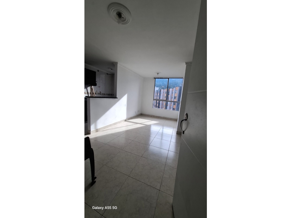 SE ARRIENDA ESPECTACULAR APARTAMENTO - 3