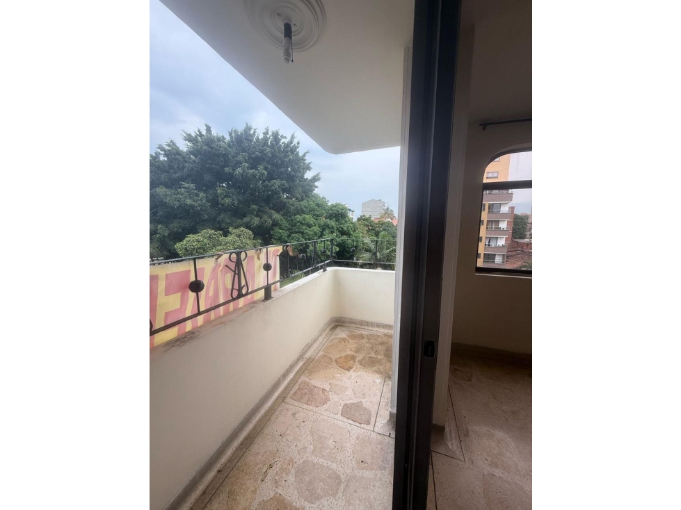 SE ARRIENDA HERMOSO APTO EN LAURELES SIMON BOLIVAR — foto 4