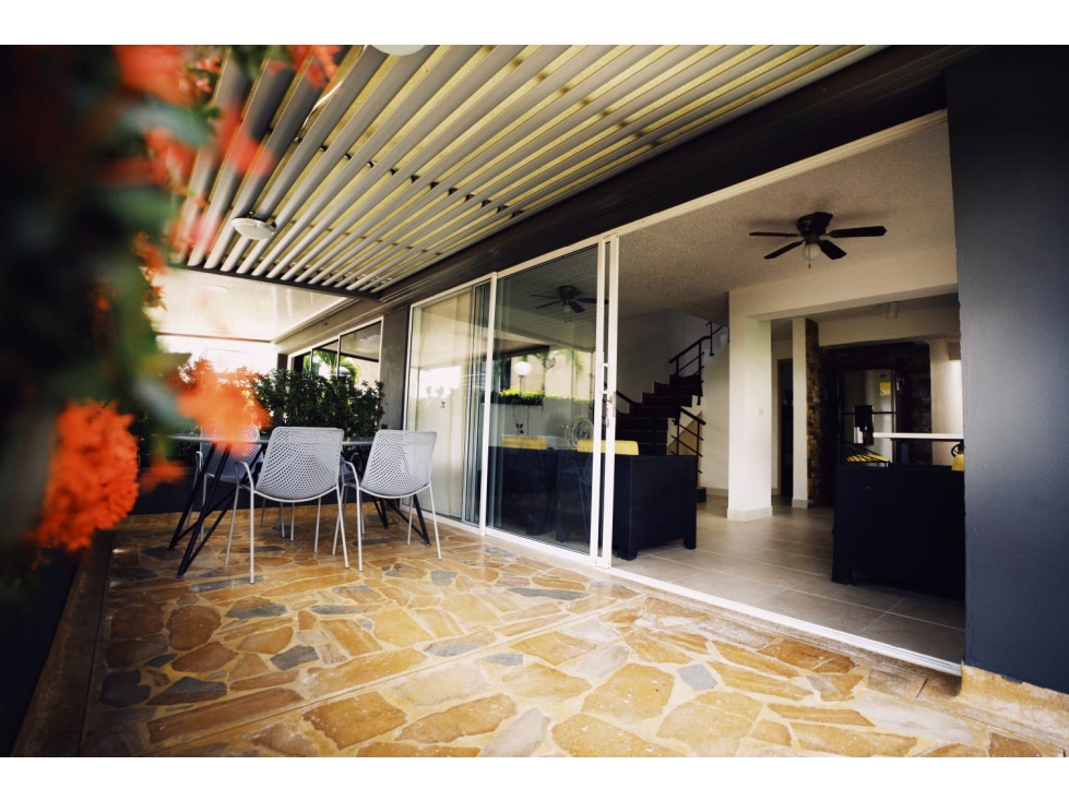 SE ARRIENDA CASA CAMPESTRE EN SANTA FE DE ANTIOQUIA — foto 2