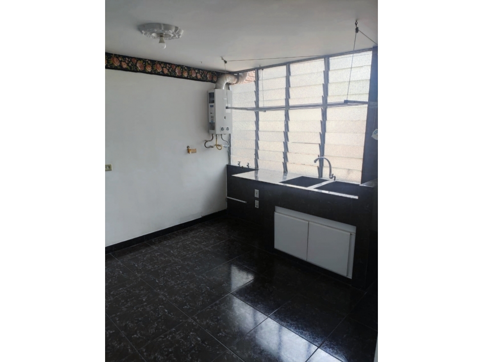 SE ARRIENDA HERMOSO APARTAMENTO EN LAURELES — foto 3