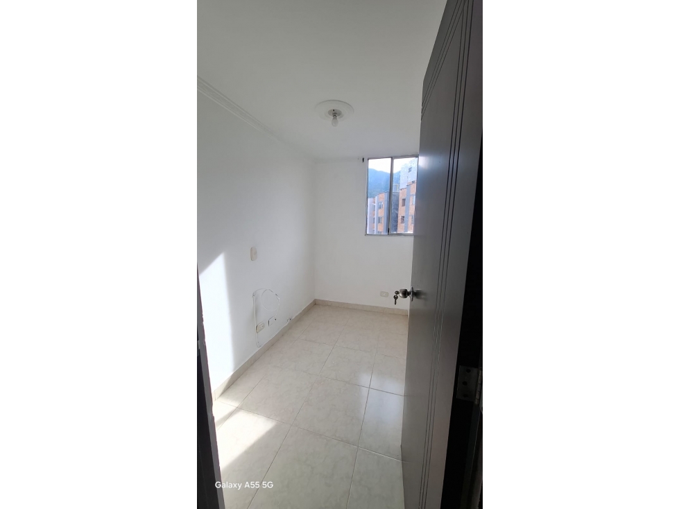 SE ARRIENDA ESPECTACULAR APARTAMENTO - 5