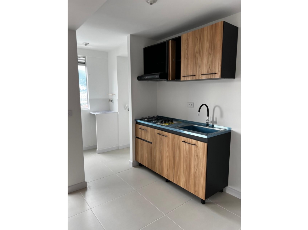 VENDO HERMOSO APARTAMENTO EN ITAGÜÍ CON VISTA INCREIBLE A LA CIUDAD — foto 2