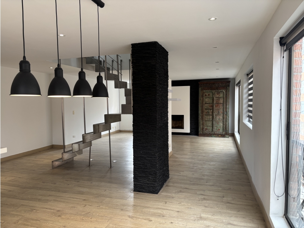 Apartamento remodelado con Terraza para Arriendo en Santa Bárbara — foto 4